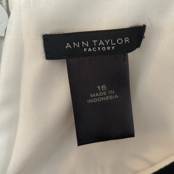 Ann Taylor Floral Dress - Picture 2 of 3